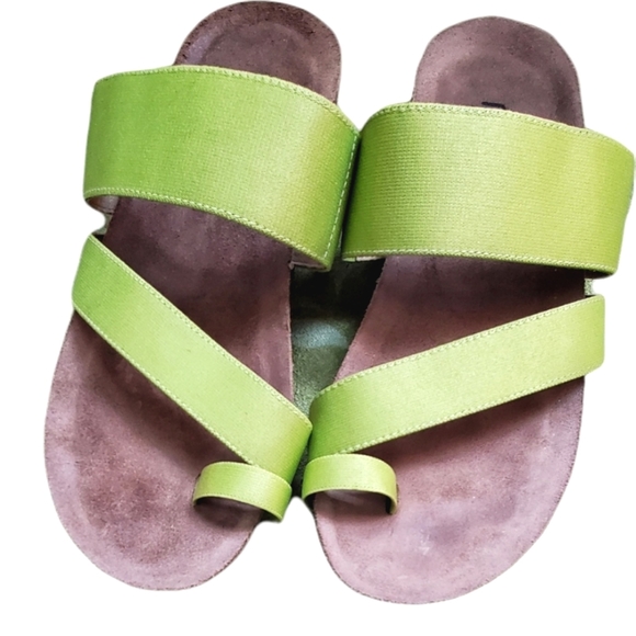 Munro Spring green comfort sandals. - Picture 2 of 7